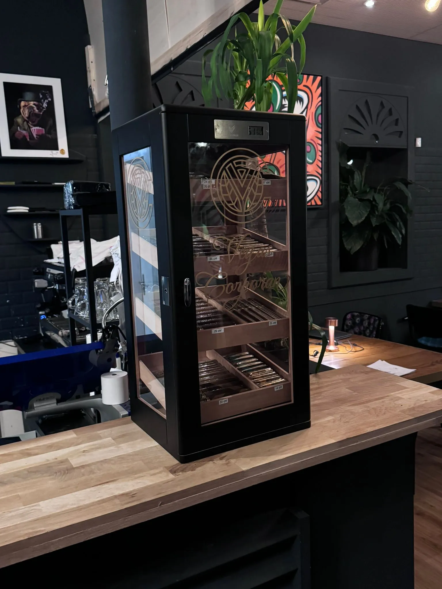 Professioneller Humidor im Restaurant Crescendo in Genf